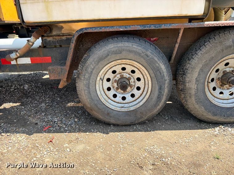 image for item OE9633 2006 Vermeer V500 vacuum trailer