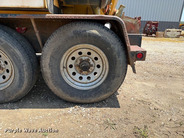 image for item OE9633 2006 Vermeer V500 vacuum trailer