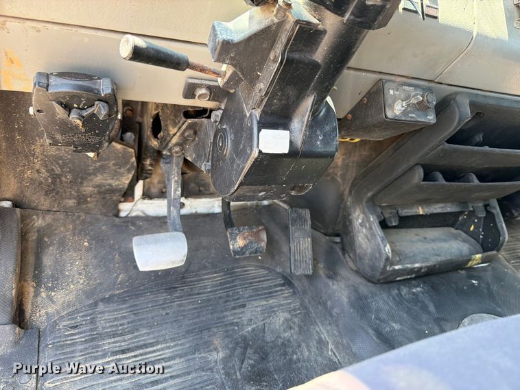 image for item OE9635 2003 Freightliner FL80 Crew Cab flatbed truck