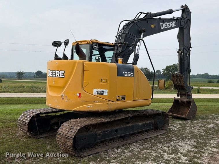 image for item OE9655 2014 John Deere 135G excavator
