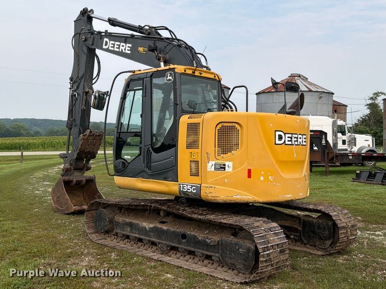 image for item OE9655 2014 John Deere 135G excavator