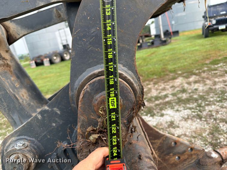 image for item OE9655 2014 John Deere 135G excavator