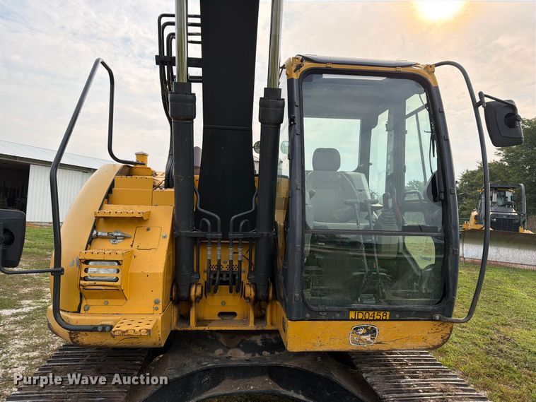 image for item OE9655 2014 John Deere 135G excavator