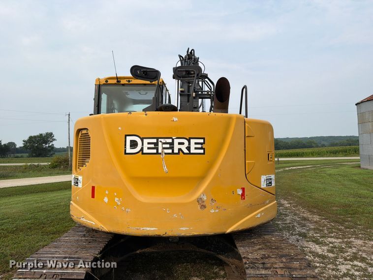 image for item OE9655 2014 John Deere 135G excavator