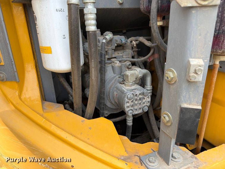 image for item OE9655 2014 John Deere 135G excavator