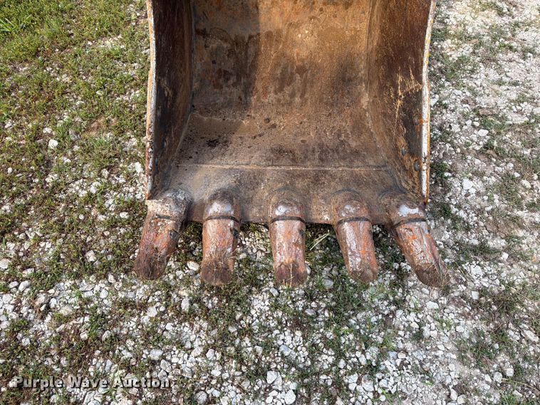 image for item OE9655 2014 John Deere 135G excavator