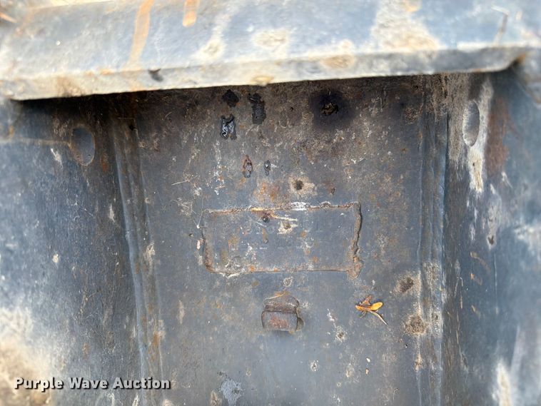 image for item OE9655 2014 John Deere 135G excavator
