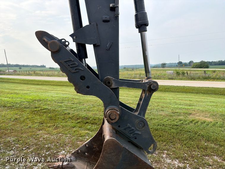 image for item OE9655 2014 John Deere 135G excavator
