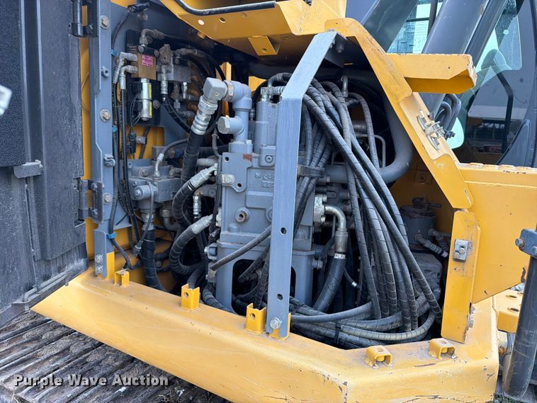 image for item OE9655 2014 John Deere 135G excavator