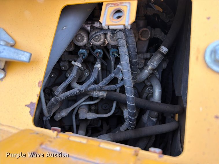 image for item OE9655 2014 John Deere 135G excavator