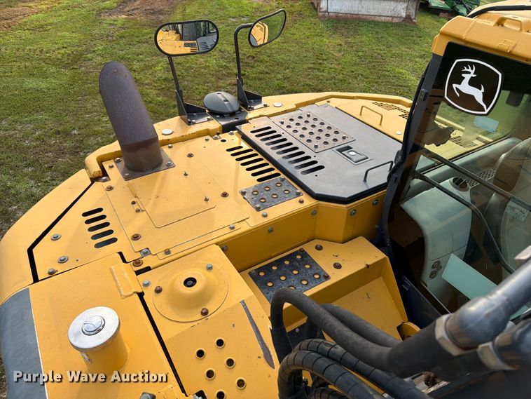 image for item OE9655 2014 John Deere 135G excavator