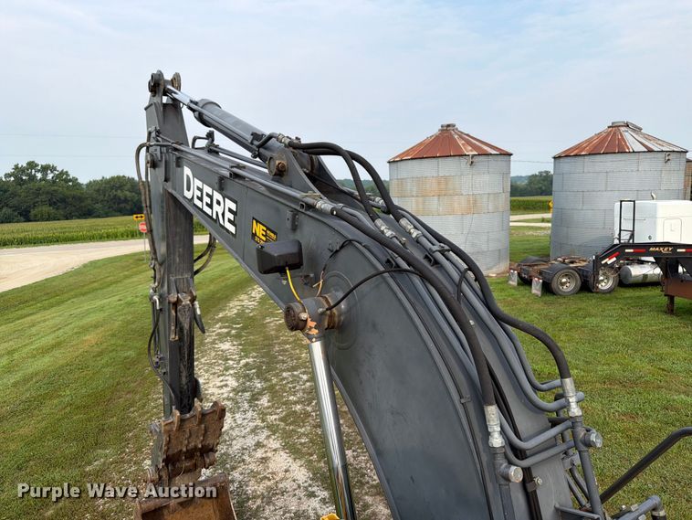 image for item OE9655 2014 John Deere 135G excavator