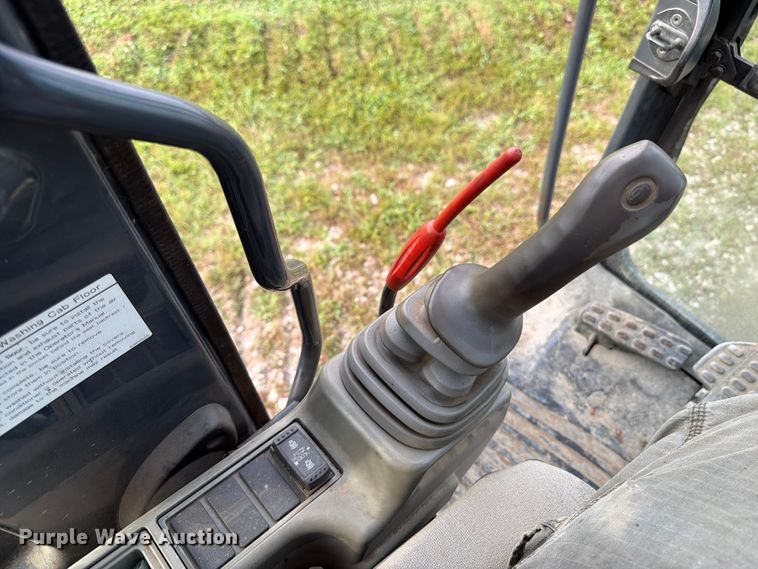 image for item OE9655 2014 John Deere 135G excavator