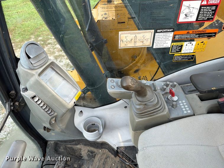 image for item OE9655 2014 John Deere 135G excavator