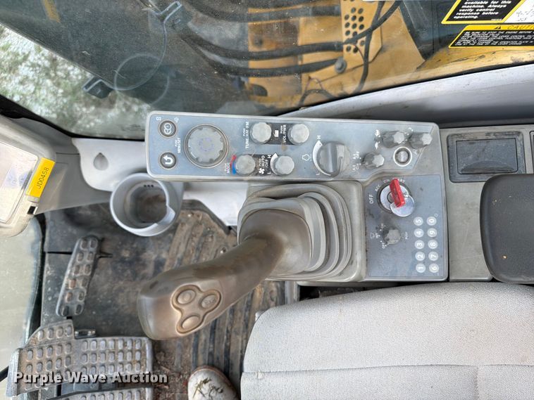 image for item OE9655 2014 John Deere 135G excavator
