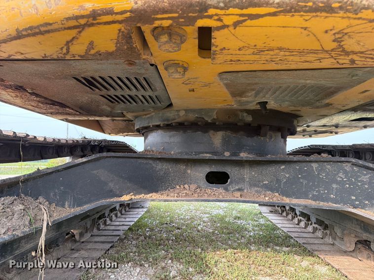 image for item OE9655 2014 John Deere 135G excavator