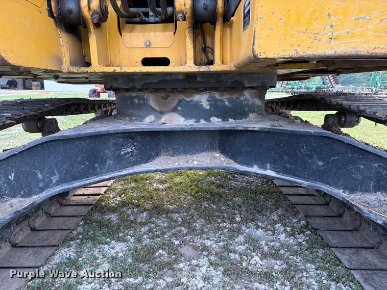 image for item OE9655 2014 John Deere 135G excavator