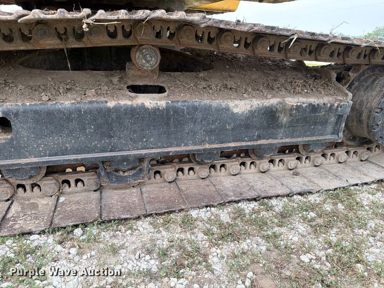 image for item OE9655 2014 John Deere 135G excavator