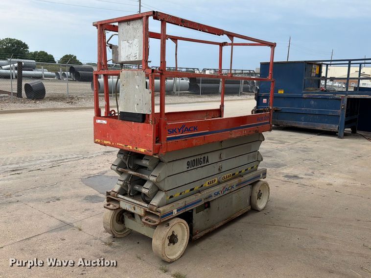 2012 Skyjack SJ 3226 scissor lift