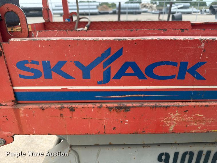 image for item OE9678 2012 Skyjack SJ 3226 scissor lift