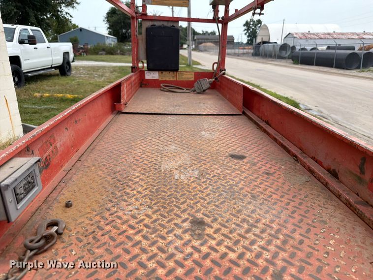 image for item OE9678 2012 Skyjack SJ 3226 scissor lift