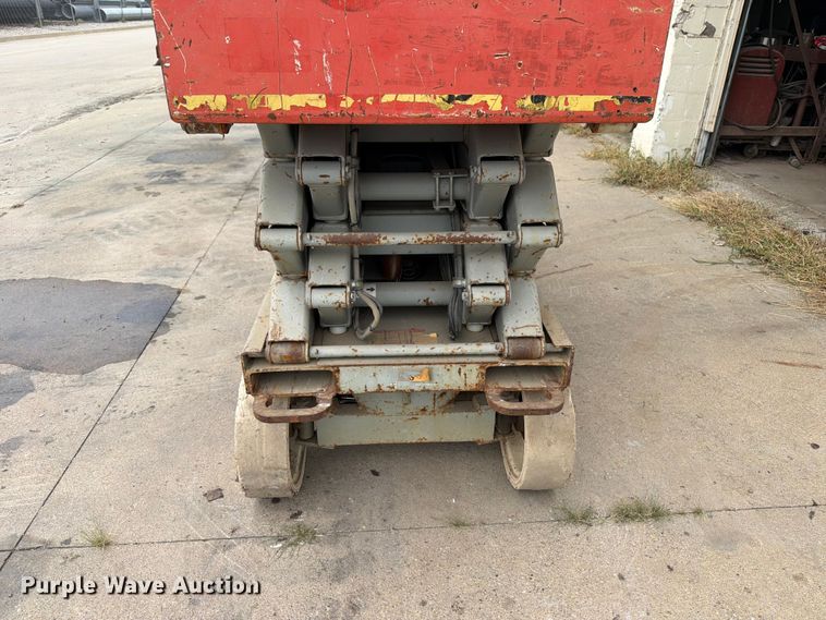 image for item OE9678 2012 Skyjack SJ 3226 scissor lift