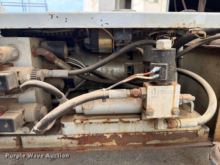 image for item OE9678 2012 Skyjack SJ 3226 scissor lift