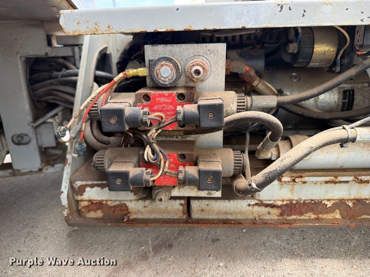 image for item OE9678 2012 Skyjack SJ 3226 scissor lift