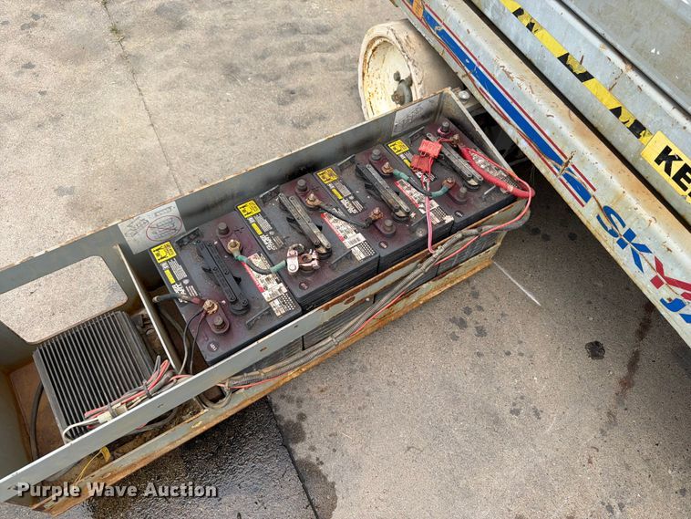 image for item OE9678 2012 Skyjack SJ 3226 scissor lift