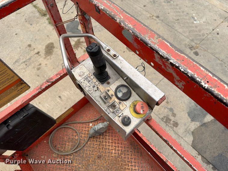 image for item OE9678 2012 Skyjack SJ 3226 scissor lift