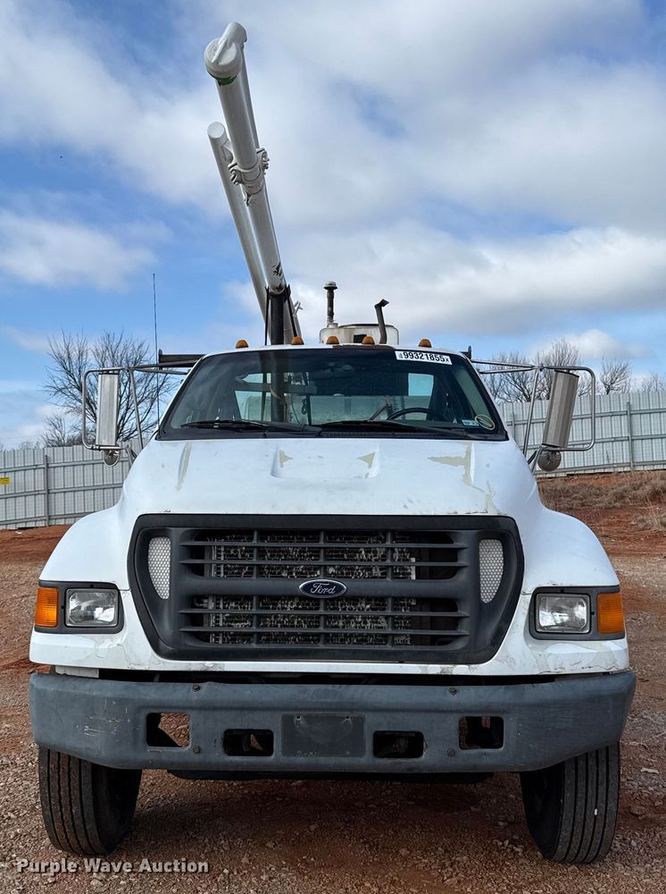 image for item YA1910 2001 Ford F750 Super Duty pressure digger truck