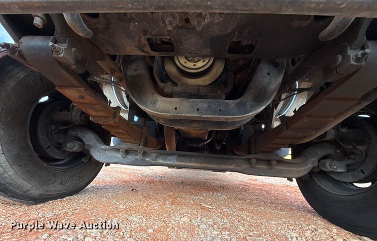 image for item YA1910 2001 Ford F750 Super Duty pressure digger truck