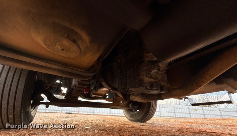 image for item YA1910 2001 Ford F750 Super Duty pressure digger truck