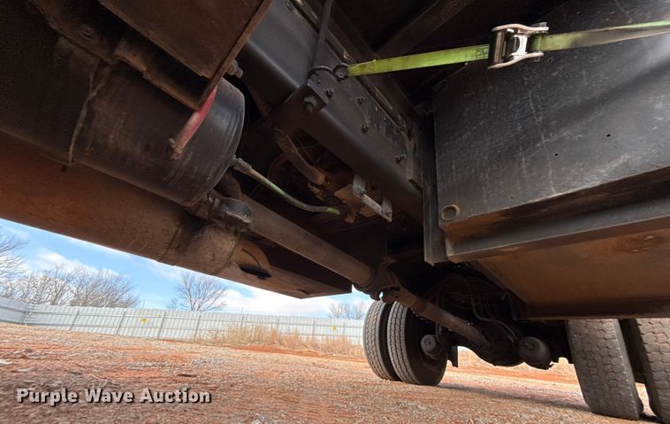 image for item YA1910 2001 Ford F750 Super Duty pressure digger truck