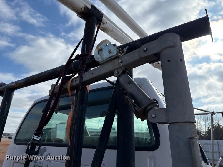 image for item YA1910 2001 Ford F750 Super Duty pressure digger truck