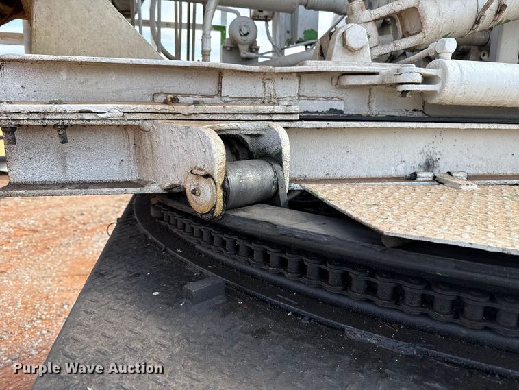 image for item YA1910 2001 Ford F750 Super Duty pressure digger truck