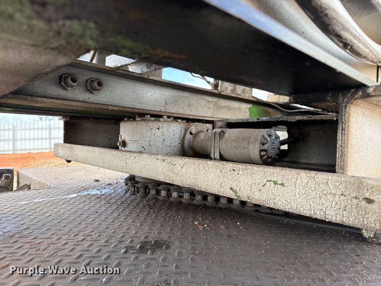 image for item YA1910 2001 Ford F750 Super Duty pressure digger truck