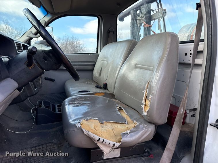image for item YA1910 2001 Ford F750 Super Duty pressure digger truck