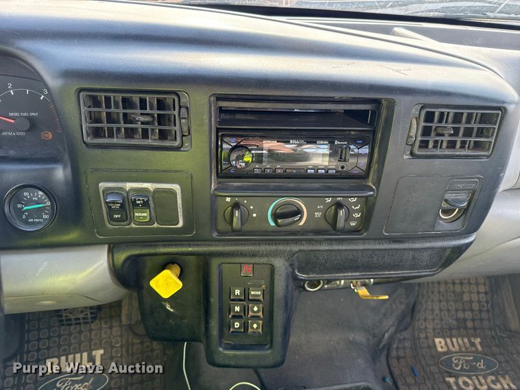 image for item YA1910 2001 Ford F750 Super Duty pressure digger truck