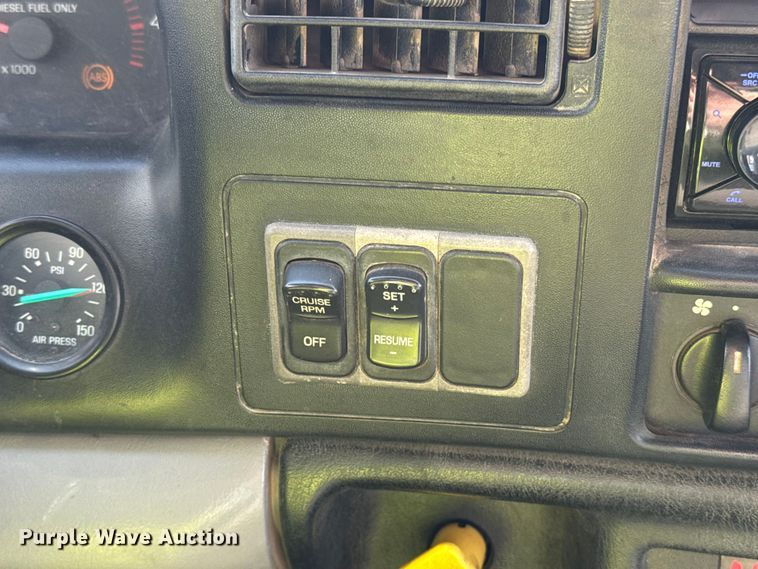 image for item YA1910 2001 Ford F750 Super Duty pressure digger truck