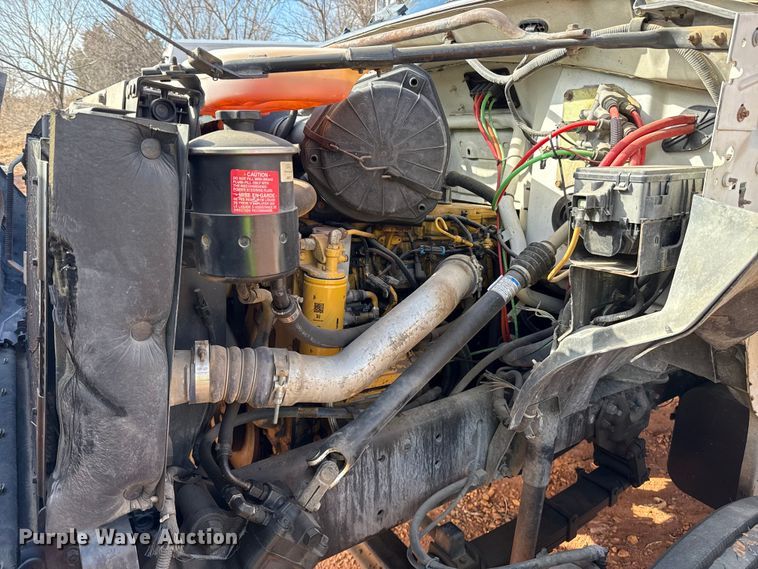 image for item YA1910 2001 Ford F750 Super Duty pressure digger truck