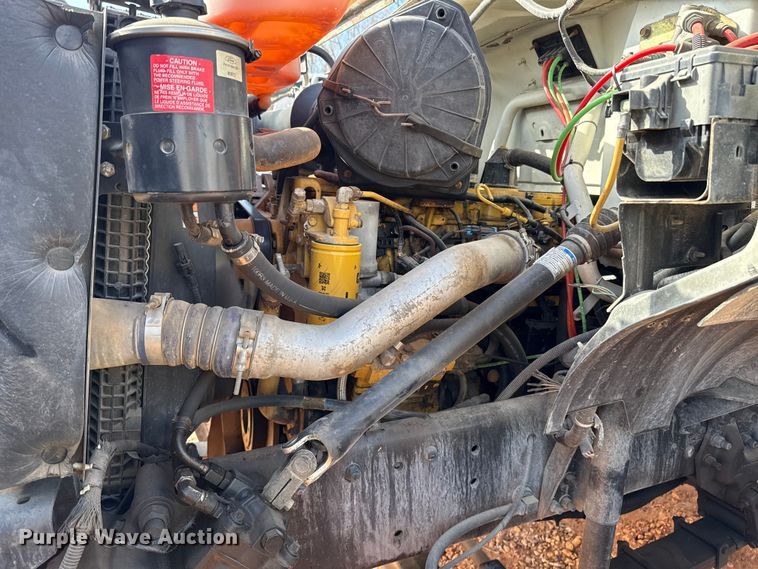 image for item YA1910 2001 Ford F750 Super Duty pressure digger truck