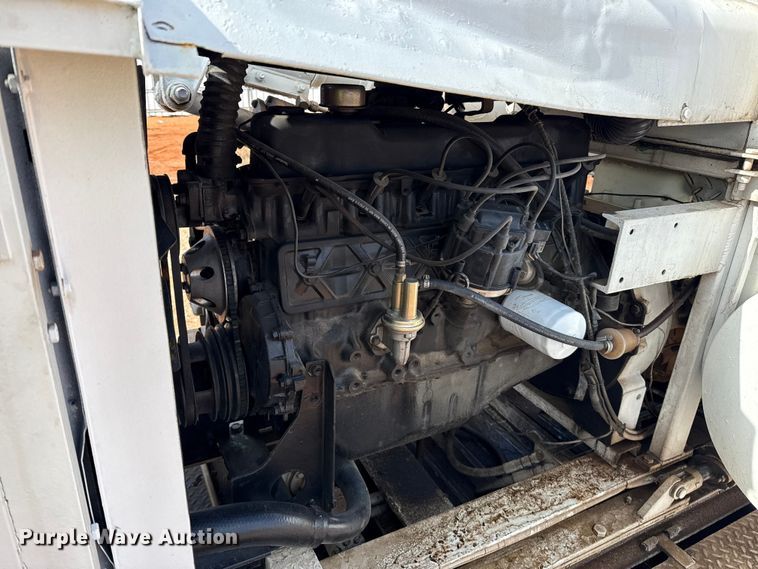image for item YA1910 2001 Ford F750 Super Duty pressure digger truck