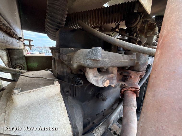 image for item YA1910 2001 Ford F750 Super Duty pressure digger truck