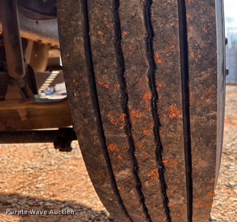 image for item YA1910 2001 Ford F750 Super Duty pressure digger truck