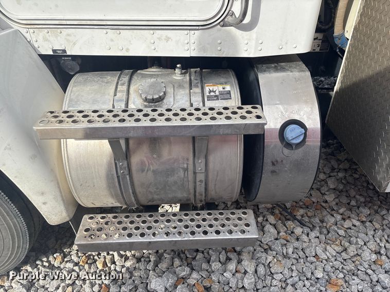 image for item YA2868 2021 Kenworth T370 utility / service truck