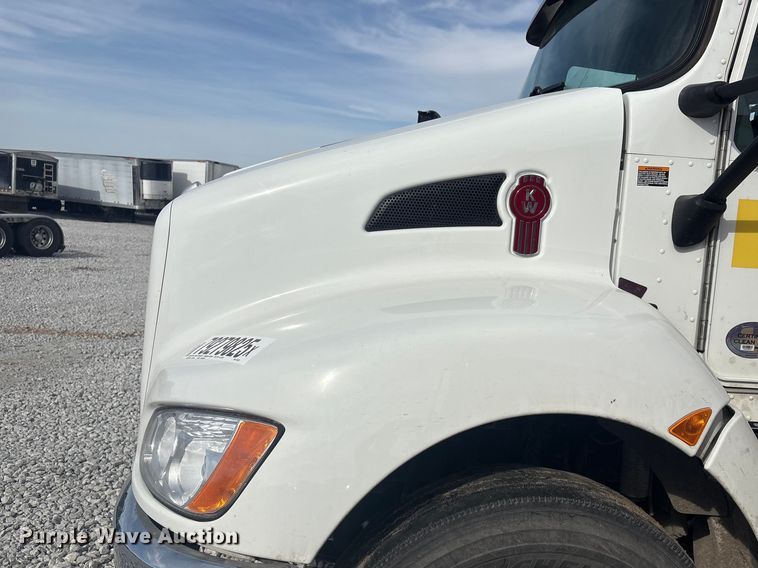 image for item YA2868 2021 Kenworth T370 utility / service truck