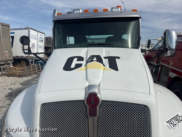 image for item YA2868 2021 Kenworth T370 utility / service truck