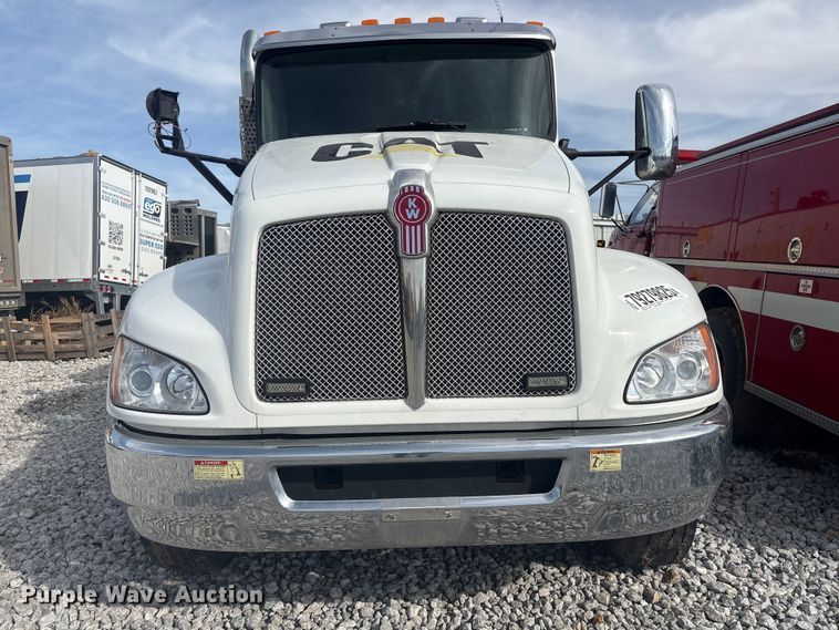 image for item YA2868 2021 Kenworth T370 utility / service truck