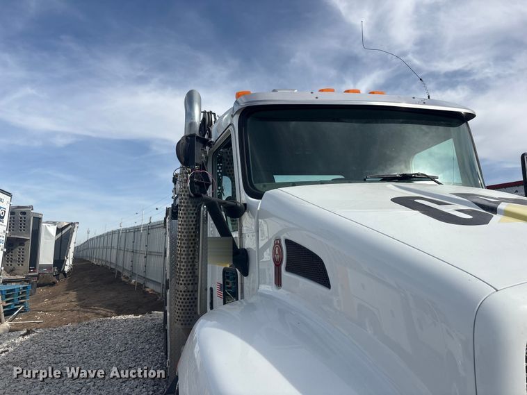 image for item YA2868 2021 Kenworth T370 utility / service truck